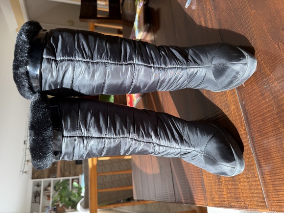 Winter  Boots Calvin Klein  7.5 - Picture 3 of 7